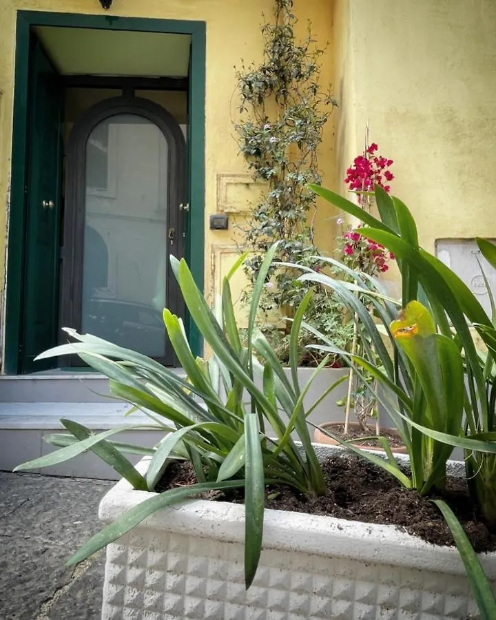 Appartamento Jenniʻs Indipendent Tiny House Napoli